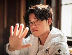 S14冠军皮肤小细节，Gumayusi脸上的小痣，在韦鲁斯脸上被还原