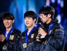 S赛冠军复出打LPL，德杯1场不赢被当人机虐！网友：主播别碰瓷LPL