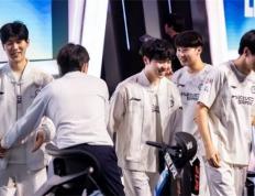 【一竞技1JingJi】LOL：LPL世界赛陪练陣(zhèn)容曝光！
