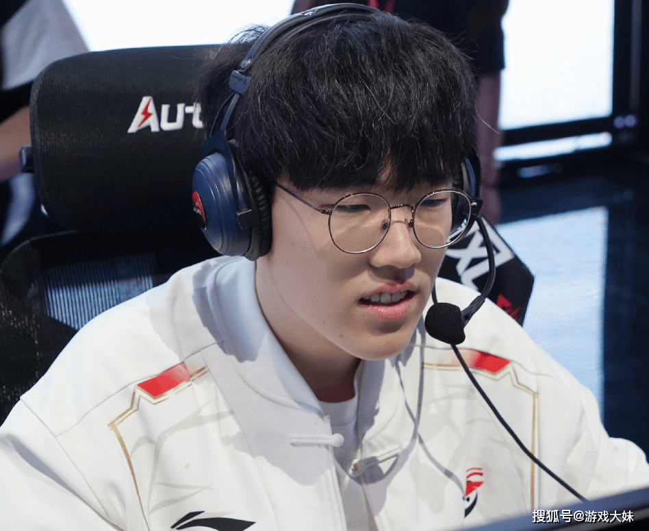 AL韩援辅助采访直言LCK会夺冠，被网友围攻，战队经理回应此事