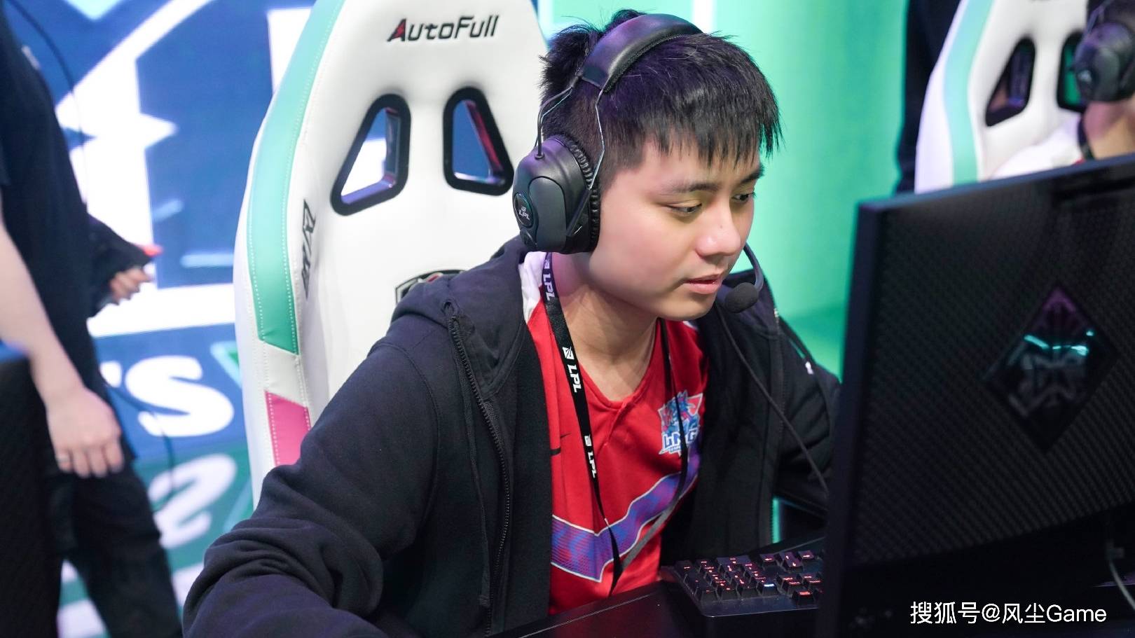 LOL全华班(bān)晋级世界赛！Karsa淚(lèi)洒赛场，FoFo：我真(zhēn)的有罪？