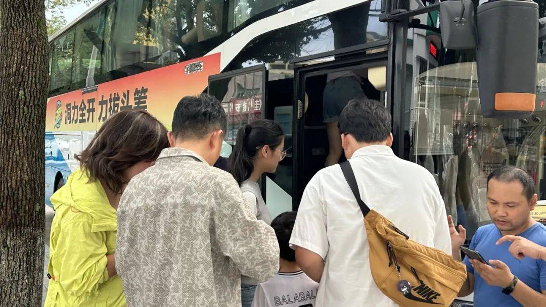 国企动态丨交运洞头公司全力护航浙BA赛事，助力赛事交通接驳“快攻线”