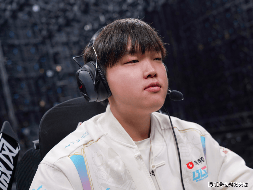 2025年中国电竞报告(gào)公(gōng)布，LOL熱(rè)度持續(xù)下滑，但整体数据还是(shì)上升