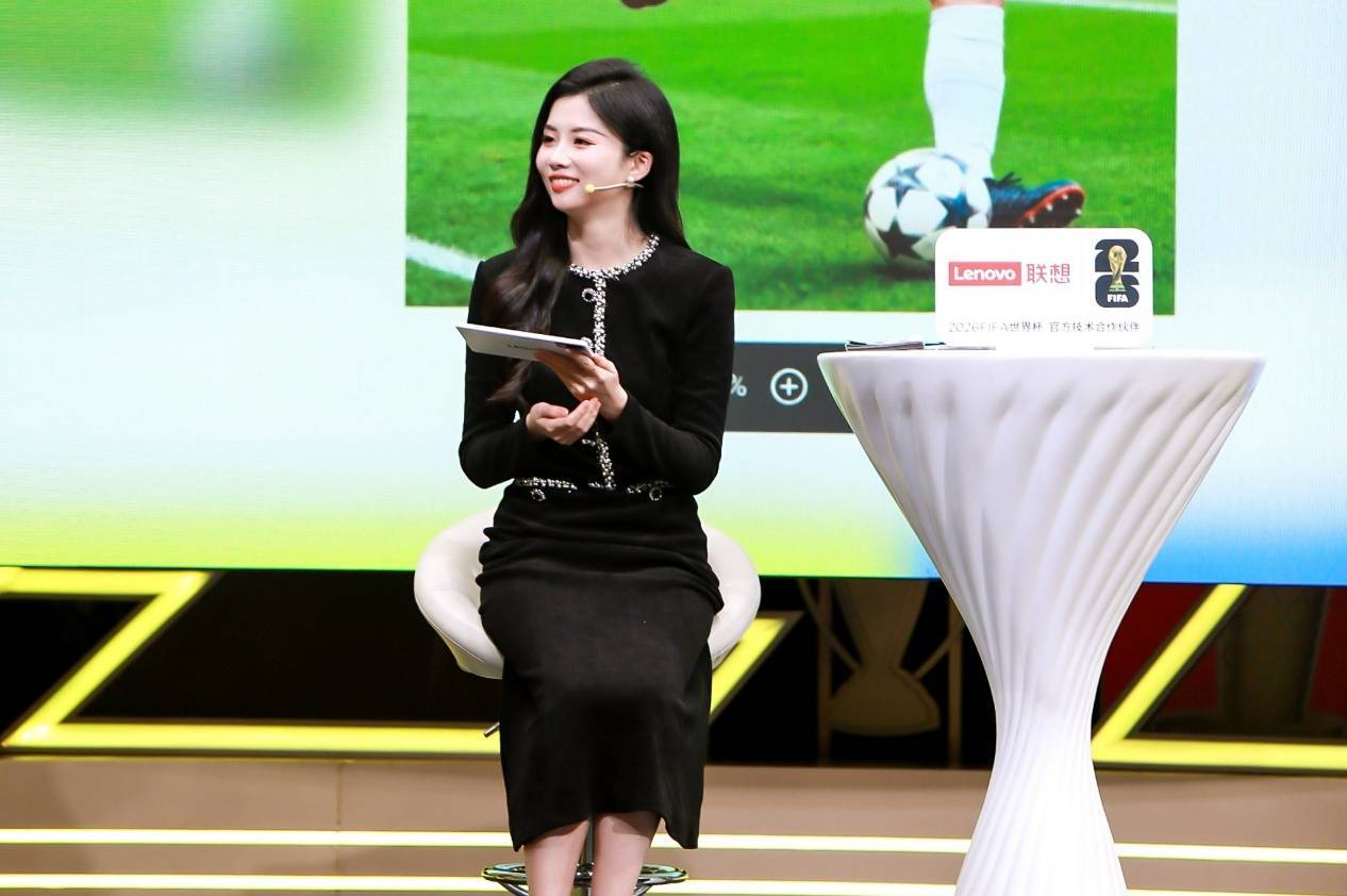 联想天禧AI足球智(zhì)能(néng)体让著名解说管泽元甘拜下風(fēng)！AI平板(bǎn)重(zhòng)新定义世(shì)界杯黄金观赛体验