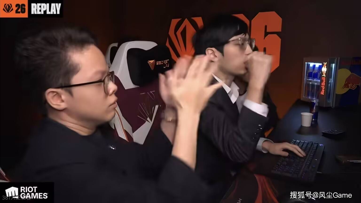 LOL先锋赛最惨选手诞生！连续3局1V9输比赛，观众集体打出满分